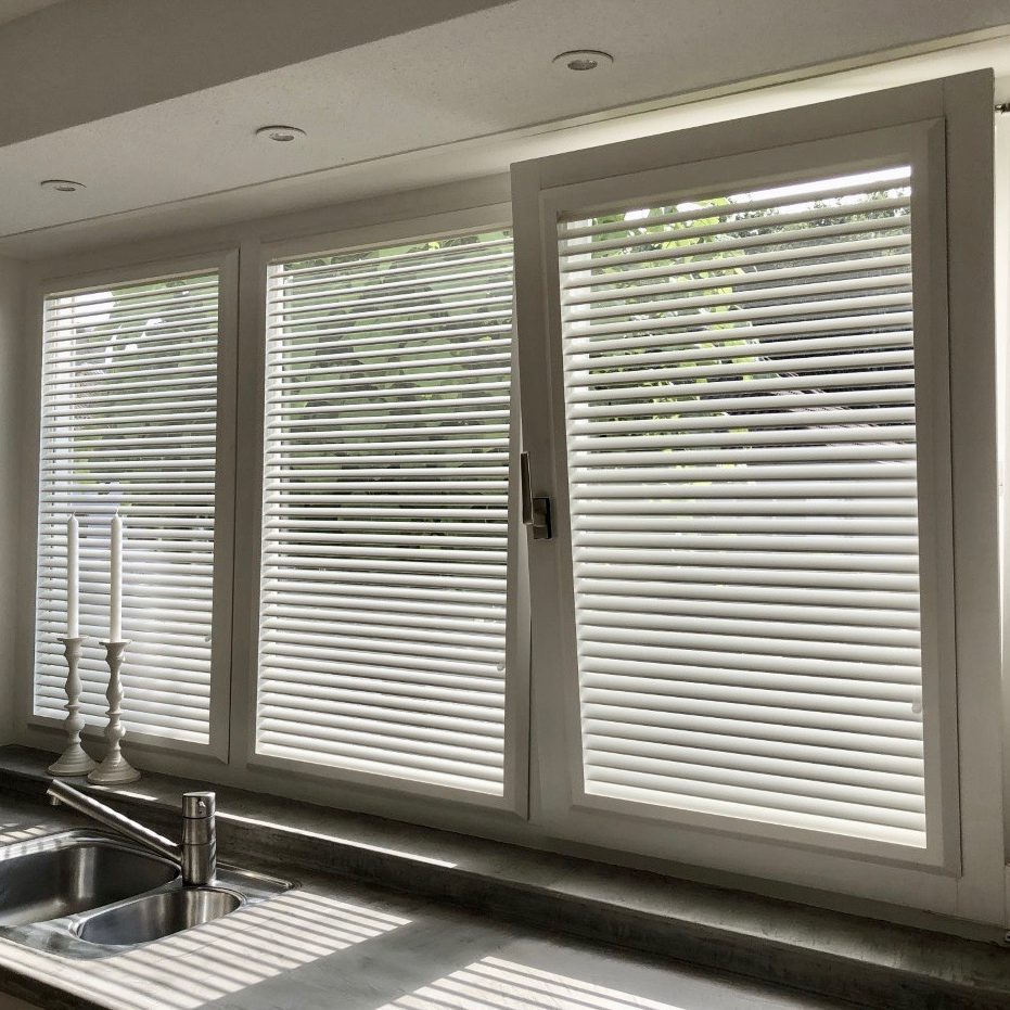 Diensten kunststof deuren